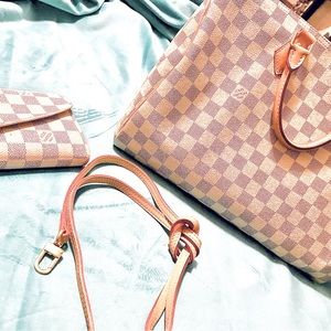Authentic large Louis Vuitton speedy hand bag and wallet.